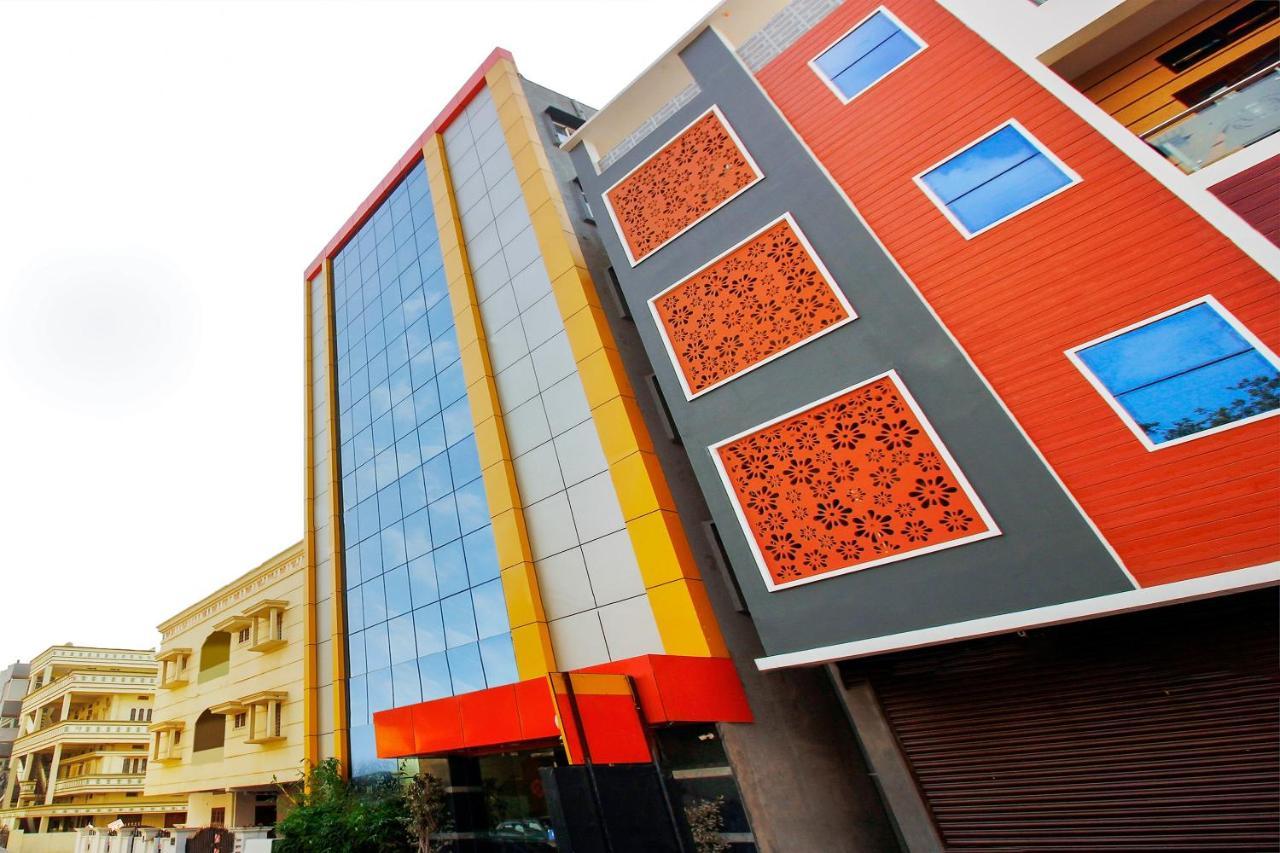 Oyo 29131 Hotel Mn Grand Шамшабад Екстериор снимка