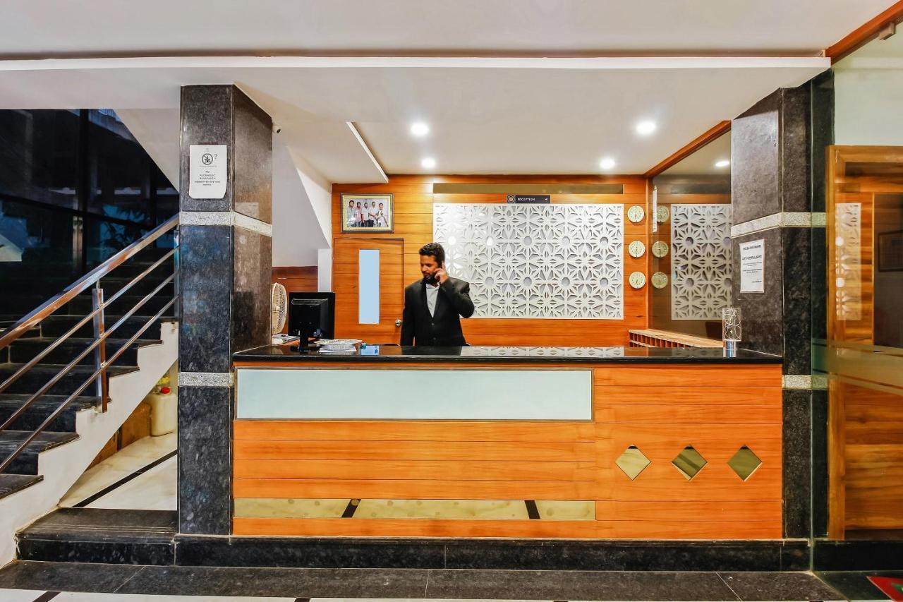 Oyo 29131 Hotel Mn Grand Шамшабад Екстериор снимка