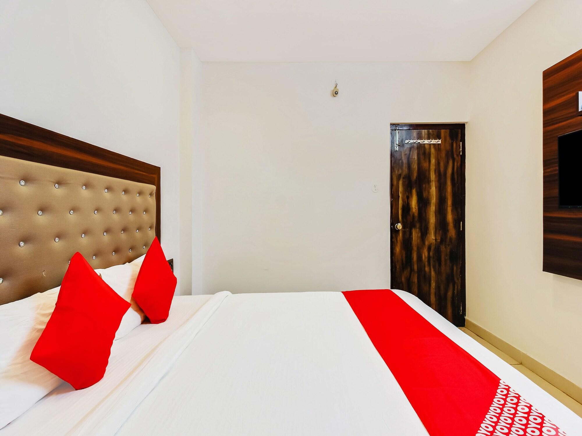 Oyo 29131 Hotel Mn Grand Шамшабад Екстериор снимка