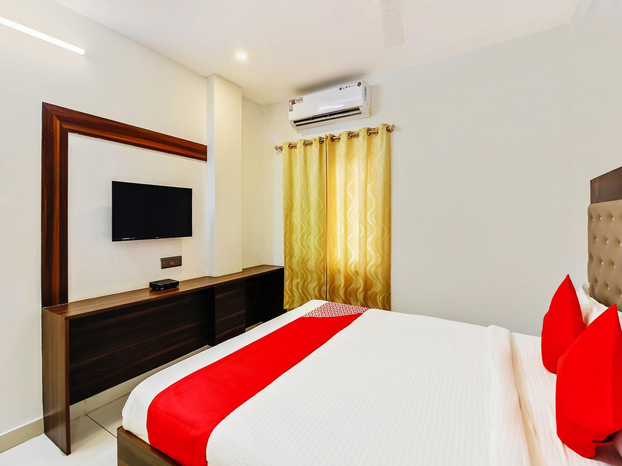 Oyo 29131 Hotel Mn Grand Шамшабад Екстериор снимка