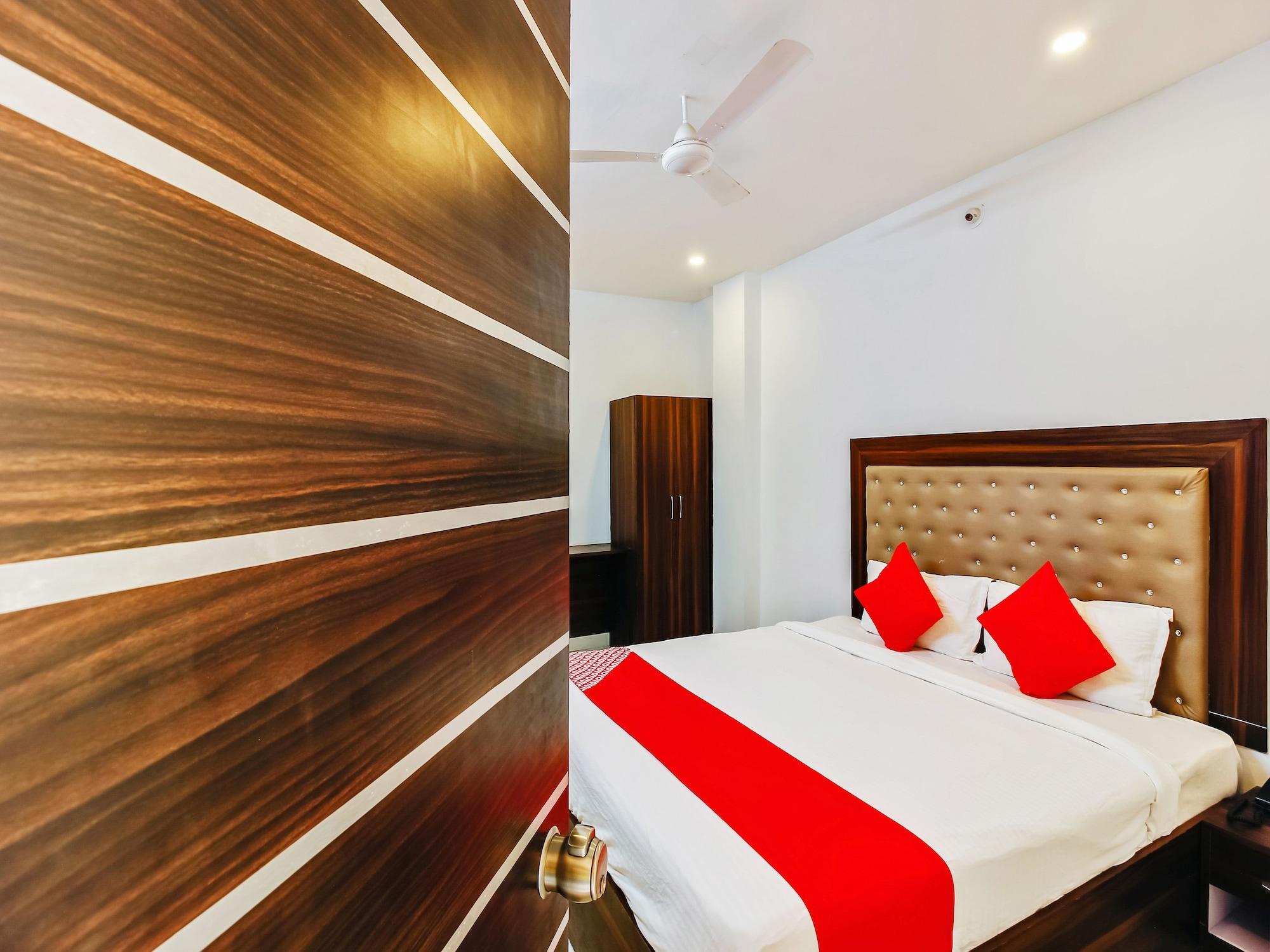 Oyo 29131 Hotel Mn Grand Шамшабад Екстериор снимка