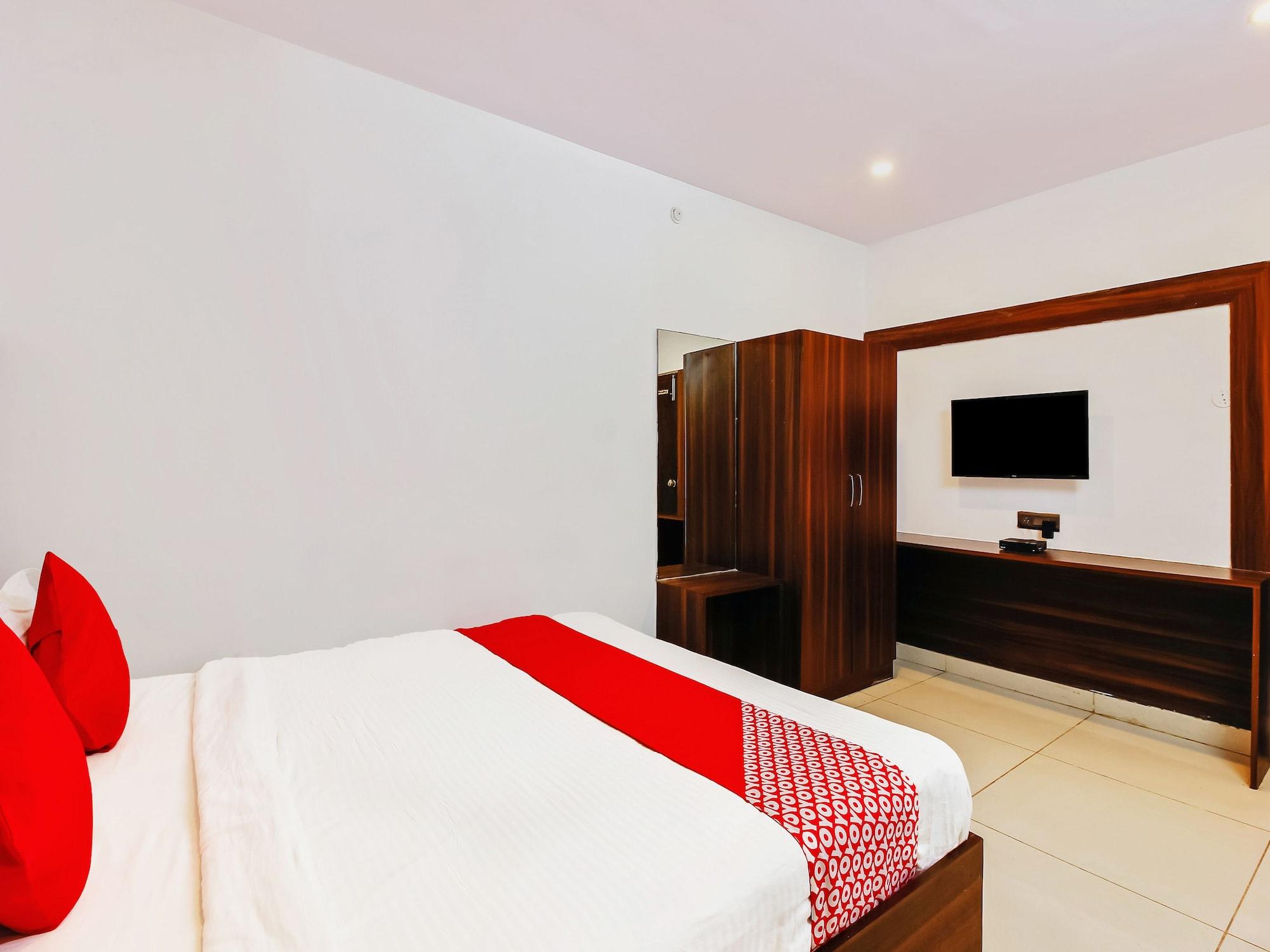 Oyo 29131 Hotel Mn Grand Шамшабад Екстериор снимка