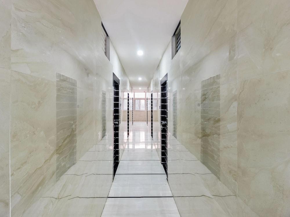 Oyo 29131 Hotel Mn Grand Шамшабад Екстериор снимка
