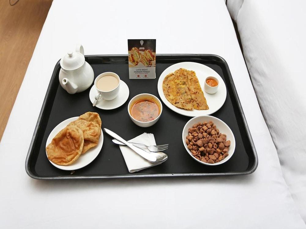 Oyo 29131 Hotel Mn Grand Шамшабад Екстериор снимка
