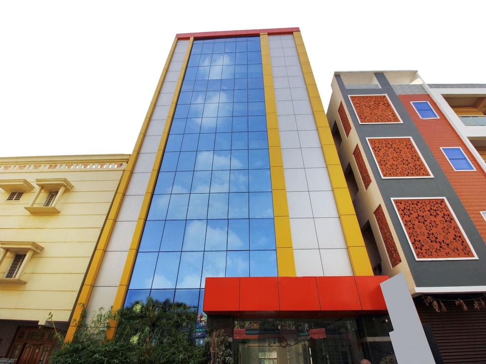 Oyo 29131 Hotel Mn Grand Шамшабад Екстериор снимка